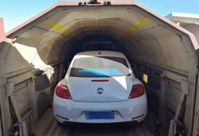 為什么那么多人選擇托運(yùn)小轎車公司？-鑫邦運(yùn)車
