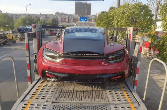 汽車發(fā)物流需要駕駛證嗎？-鑫邦運車