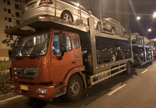 江蘇轎車托運(yùn)公司是否應(yīng)該擁有自己的車隊(duì)？-鑫邦運(yùn)車